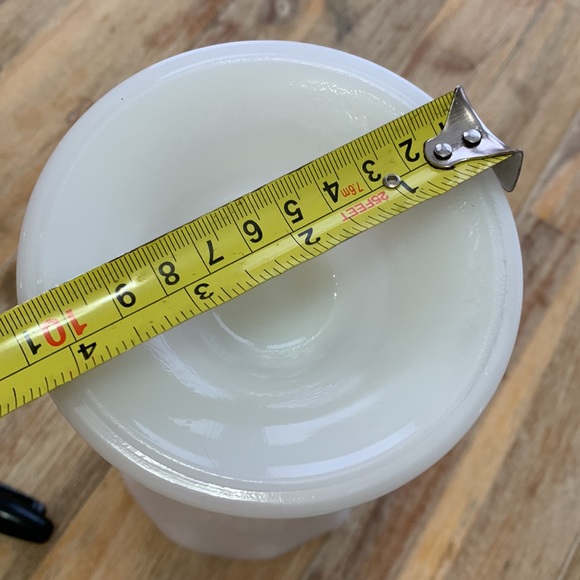 Milk glass vase only - Picture 9 of 9